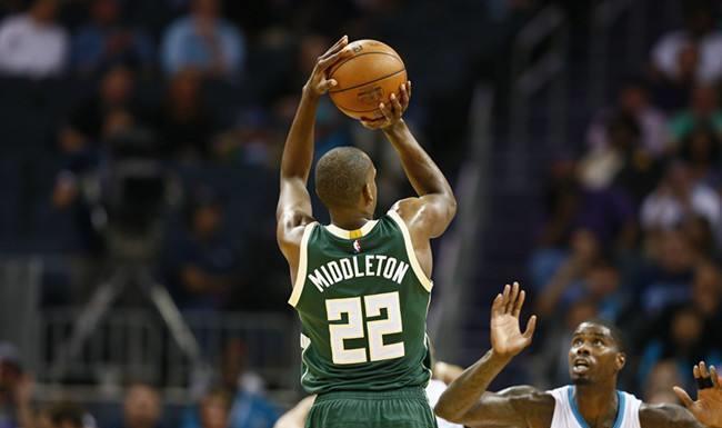 在中场为其 在中场为其